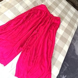 Rayon pants, wide leg, sexy slit on both sides! Beautiful vibrant fuscia pink!